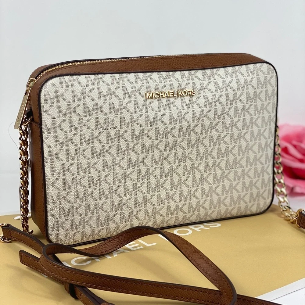 ❤️Michael Kors LG EW Crossbody Bag Vanilla